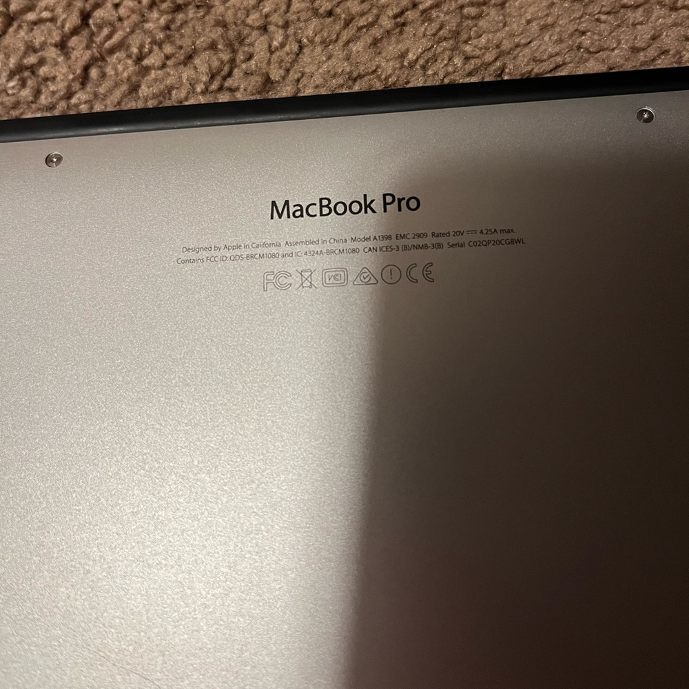MacBook Pro laptop - Picture 10 of 12